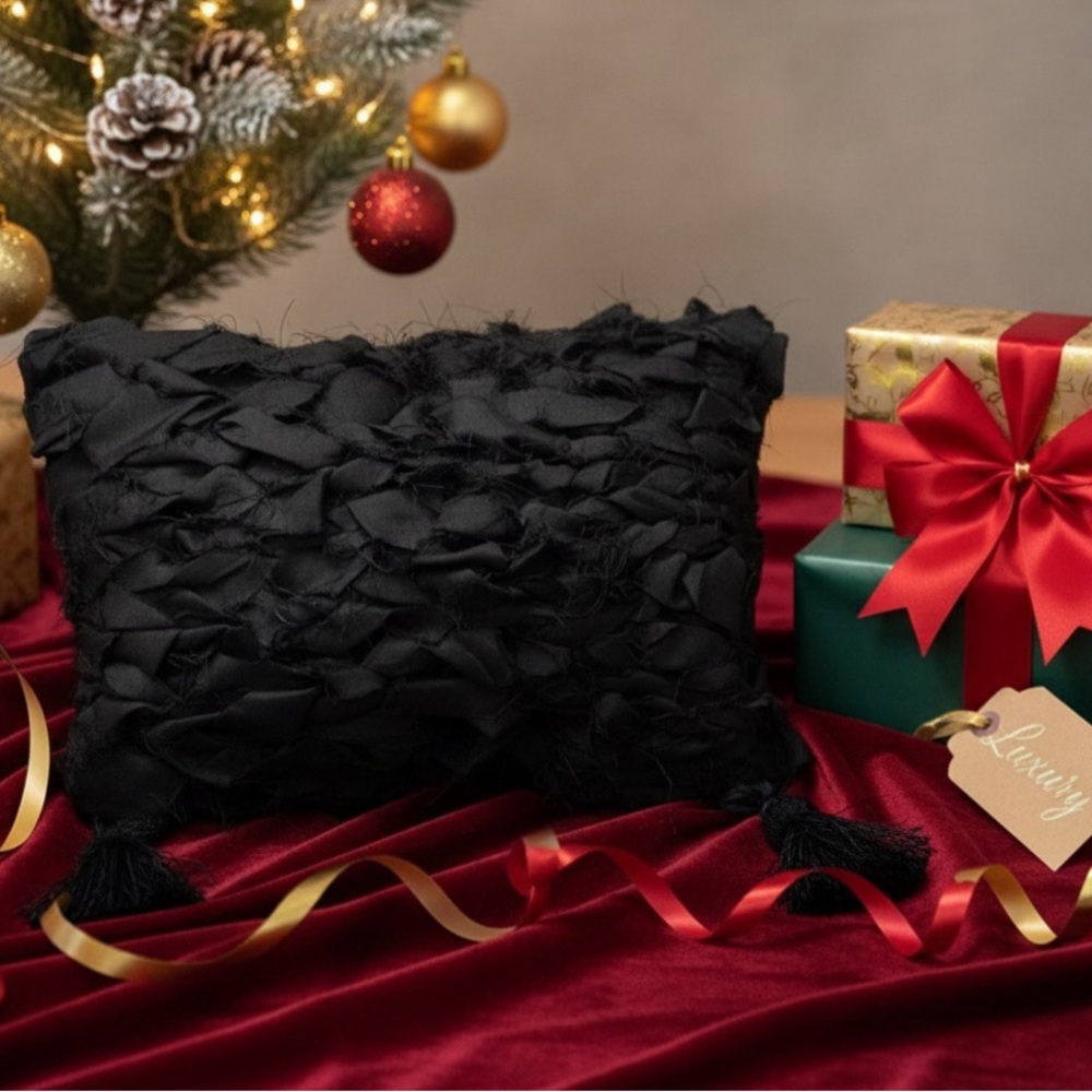 ✨ Luxury Handmade Black Throw Pillow – Small Decorative Accent (1 Count) ✨